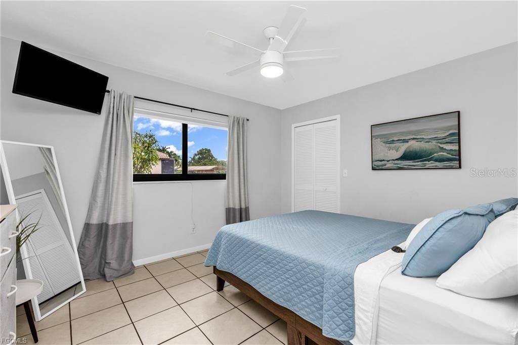 Image 19 of property listing at 216 SE 30TH TERRACE, Cape Coral, FL 33904