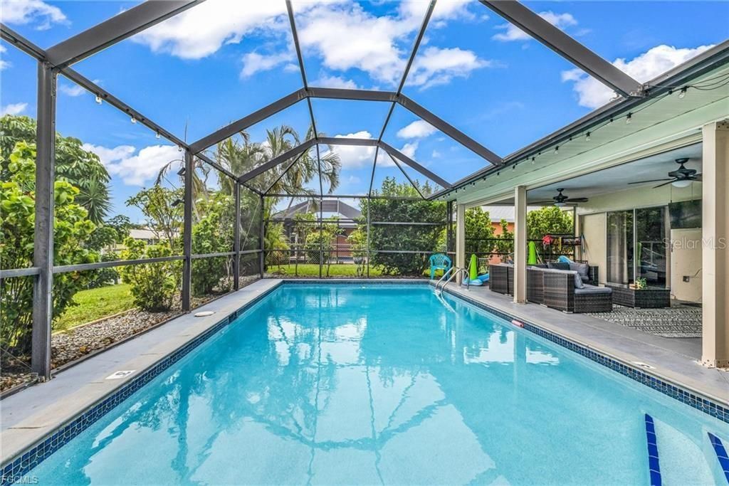 Image 28 of property listing at 216 SE 30TH TERRACE, Cape Coral, FL 33904