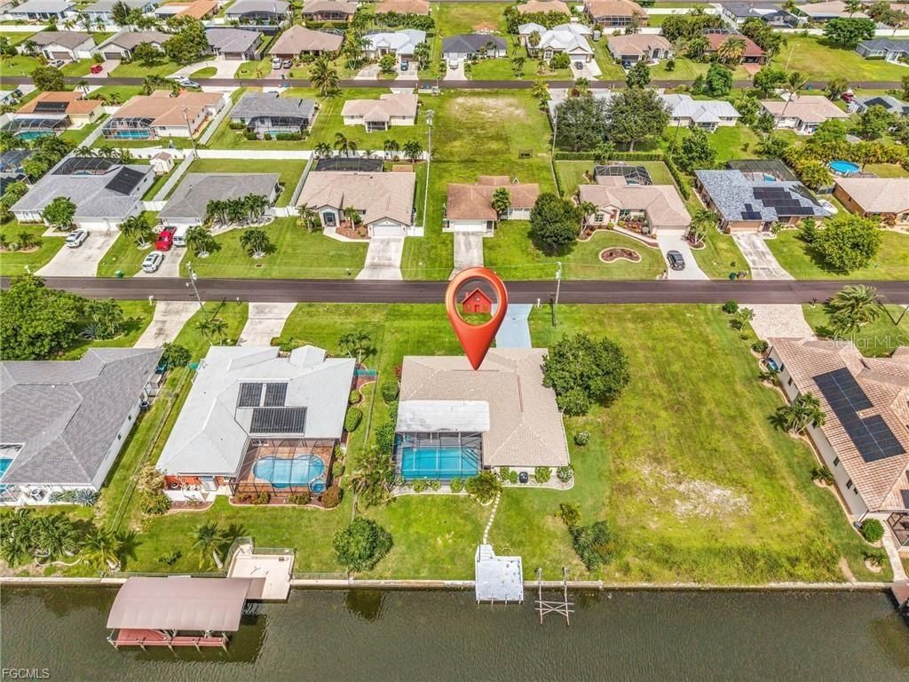 Image 32 of property listing at 216 SE 30TH TERRACE, Cape Coral, FL 33904