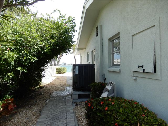 337 1ST STREET W, Tierra Verde, FL 33715