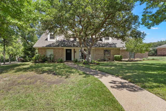 809 Woodland West Drive, Woodway, TX 76712