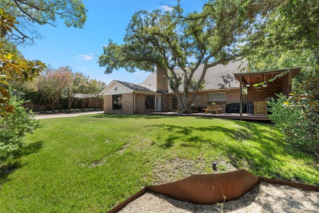 809 Woodland West Drive, Woodway, TX 76712