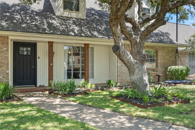809 Woodland West Drive, Woodway, TX 76712
