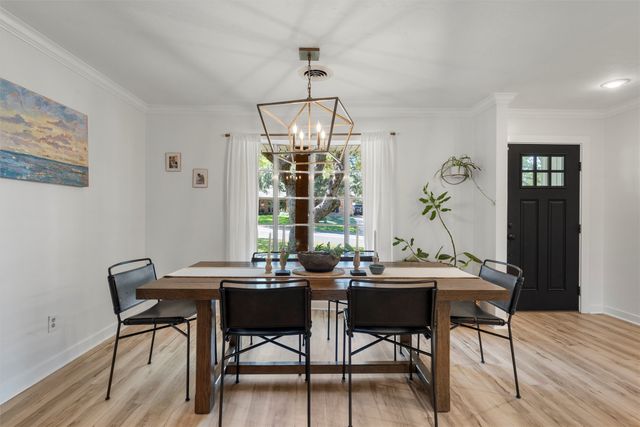 809 Woodland West Drive, Woodway, TX 76712