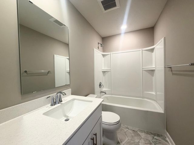 21820 Wisteria Way, Farmington, MN 55024