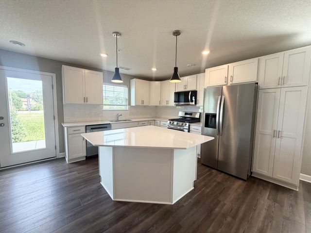 21820 Wisteria Way, Farmington, MN 55024