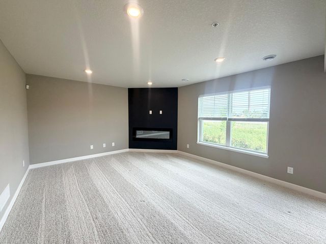 21820 Wisteria Way, Farmington, MN 55024