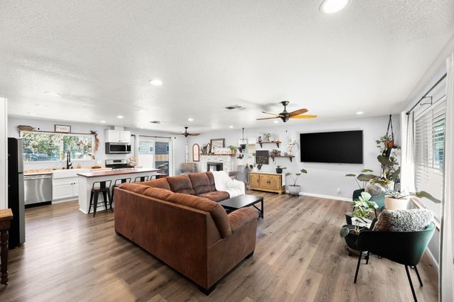 379 Bird St, Yuba City, CA 95991