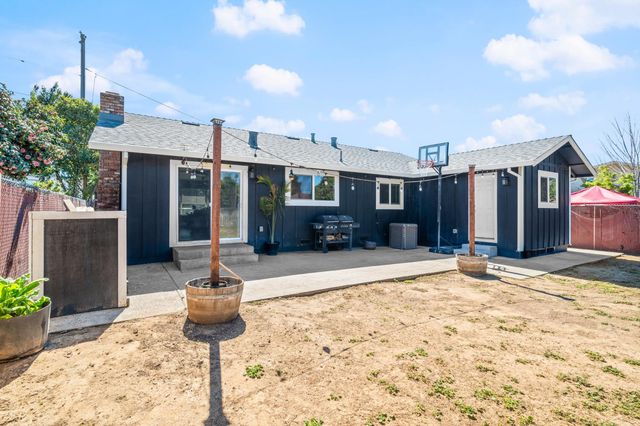 379 Bird St, Yuba City, CA 95991