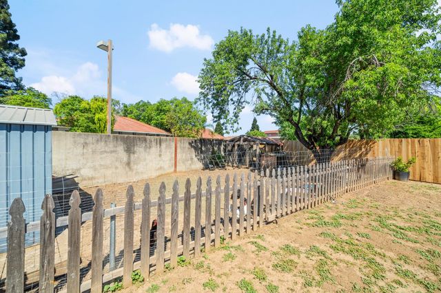 379 Bird St, Yuba City, CA 95991