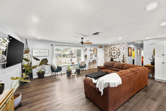 379 Bird St, Yuba City, CA 95991