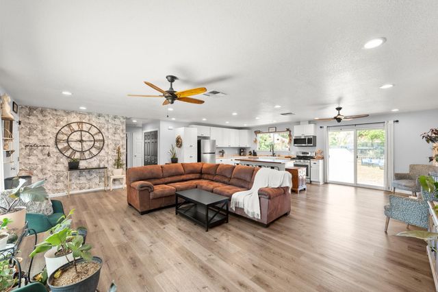 379 Bird St, Yuba City, CA 95991