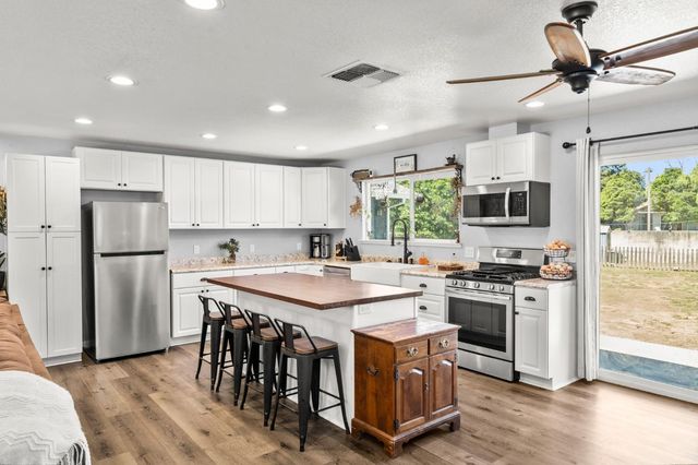 379 Bird St, Yuba City, CA 95991