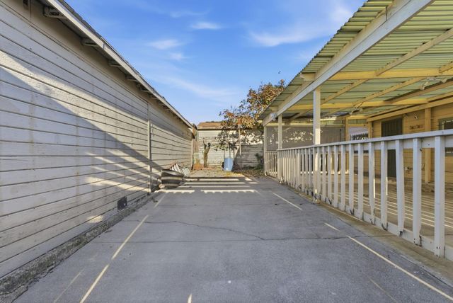 2801 Bartlett Street, Oakland, CA 94602