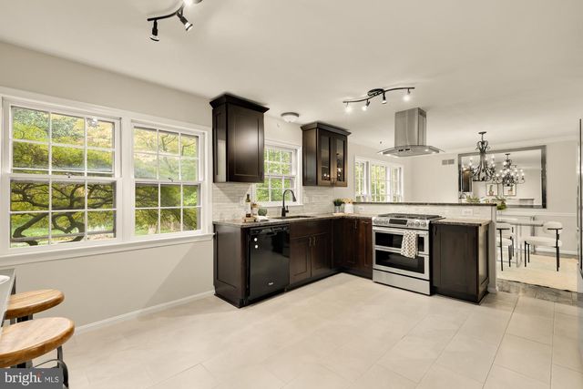 11000 ROSEMONT DR, Rockville, MD 20852