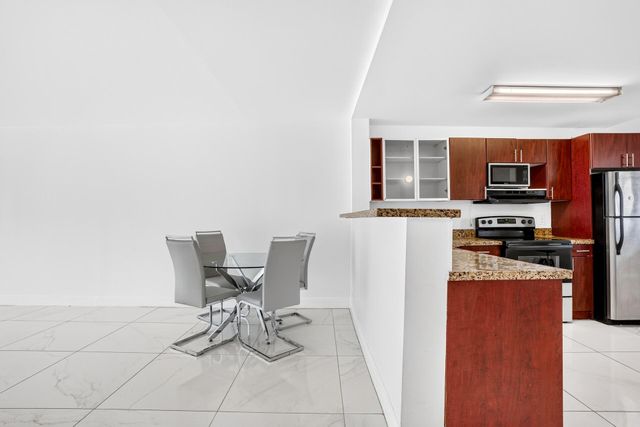 840 PINE Drive 104, Pompano Beach, FL 33060