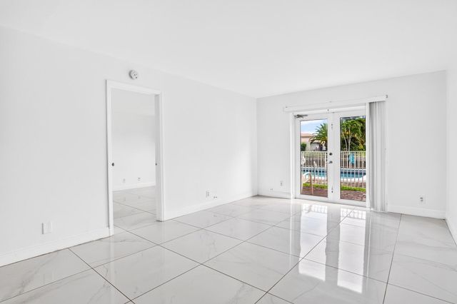 840 PINE Drive 104, Pompano Beach, FL 33060