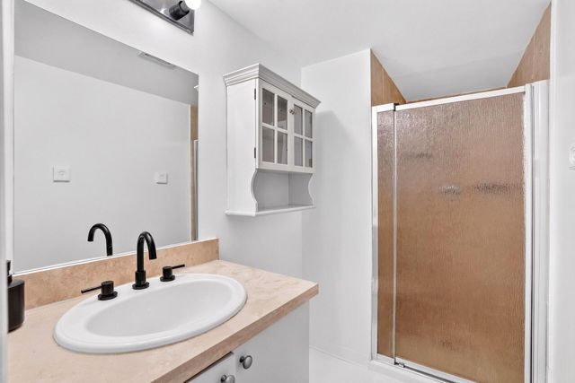 840 PINE Drive 104, Pompano Beach, FL 33060