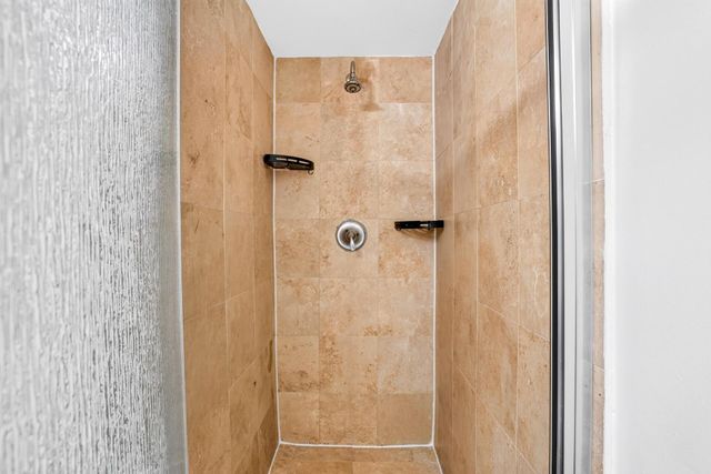 840 PINE Drive 104, Pompano Beach, FL 33060