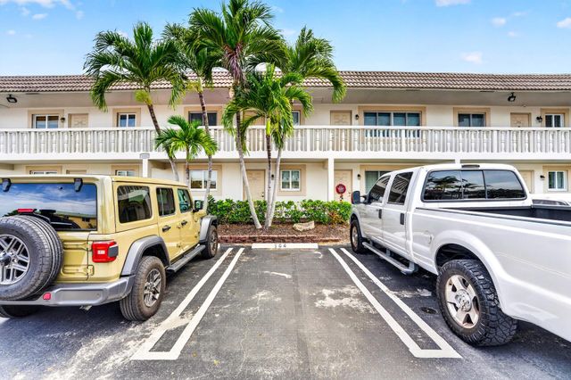 840 PINE Drive 104, Pompano Beach, FL 33060