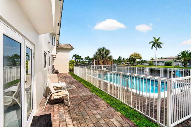 840 PINE Drive 104, Pompano Beach, FL 33060