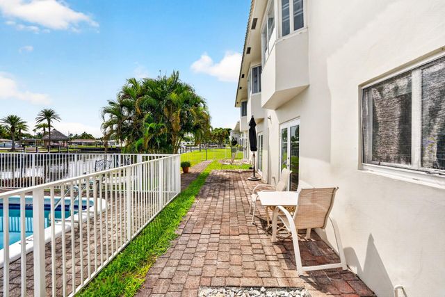 840 PINE Drive 104, Pompano Beach, FL 33060