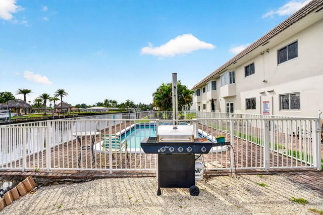 840 PINE Drive 104, Pompano Beach, FL 33060