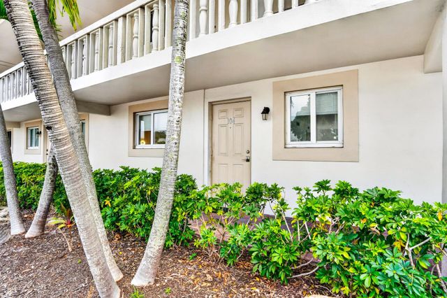 840 PINE Drive 104, Pompano Beach, FL 33060