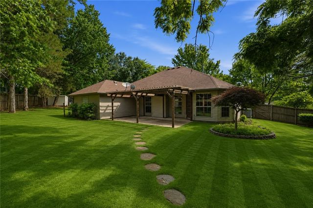 1719 Misty Lane, Fayetteville, AR 72701
