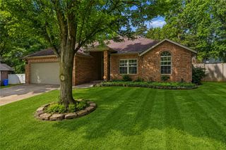 1719 Misty Lane, Fayetteville, AR 72701