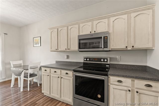 4219 Limestone Trace, Jeffersonville, IN 47130