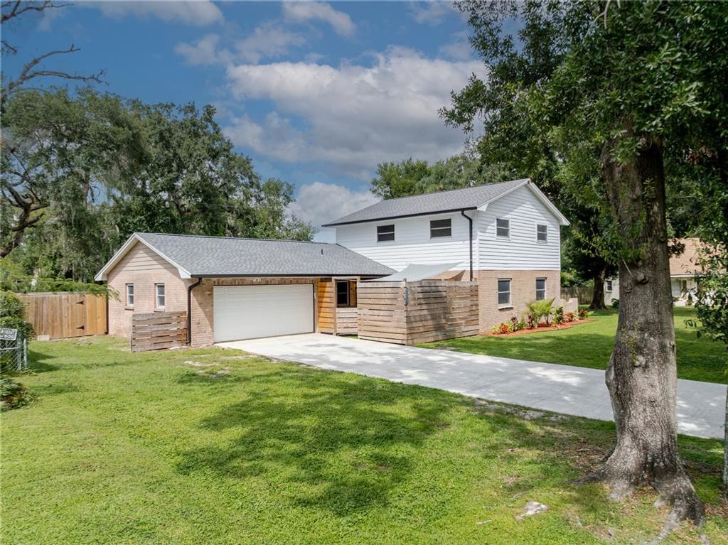2806 SPRINGDELL CIRCLE, Valrico, FL 33596