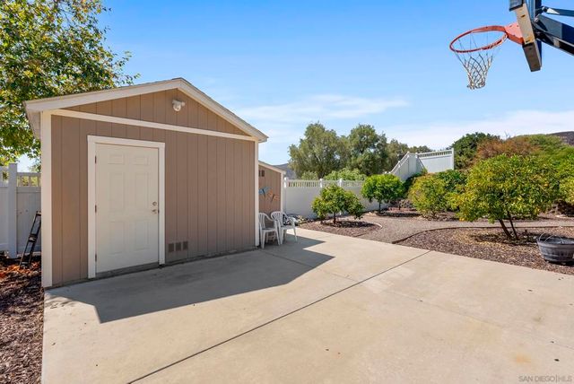 23731 Gymkhana Road, Ramona, CA 92065