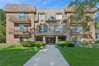 69 Lincoln Avenue 1S, Riverside, IL 60546