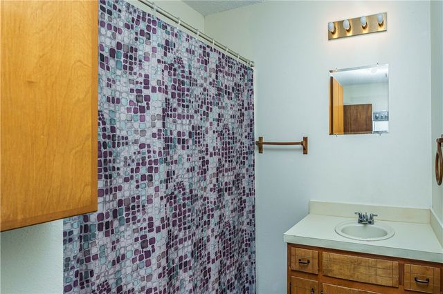 124 Oakridge Drive, Eureka Springs, AR 72632