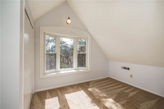 124 Oakridge Drive, Eureka Springs, AR 72632