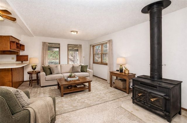 124 Oakridge Drive, Eureka Springs, AR 72632