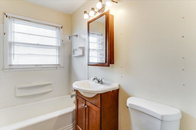 1410 W Dallas St, Wichita, KS 67217