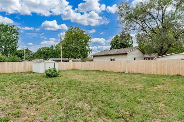 1410 W Dallas St, Wichita, KS 67217