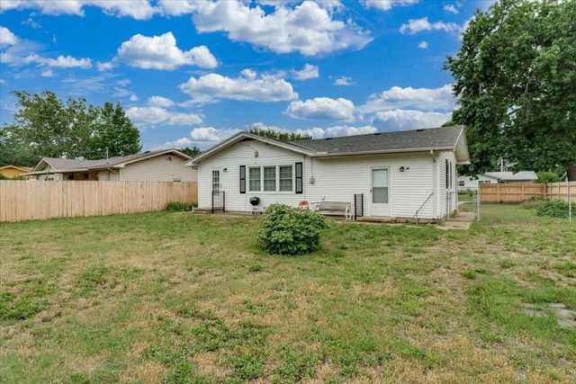 1410 W Dallas St, Wichita, KS 67217