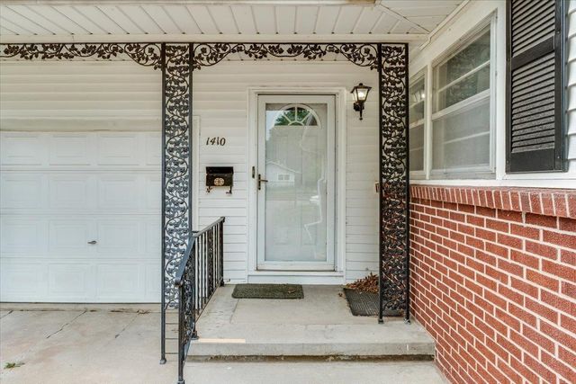 1410 W Dallas St, Wichita, KS 67217