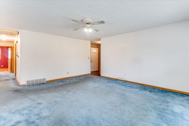 1410 W Dallas St, Wichita, KS 67217