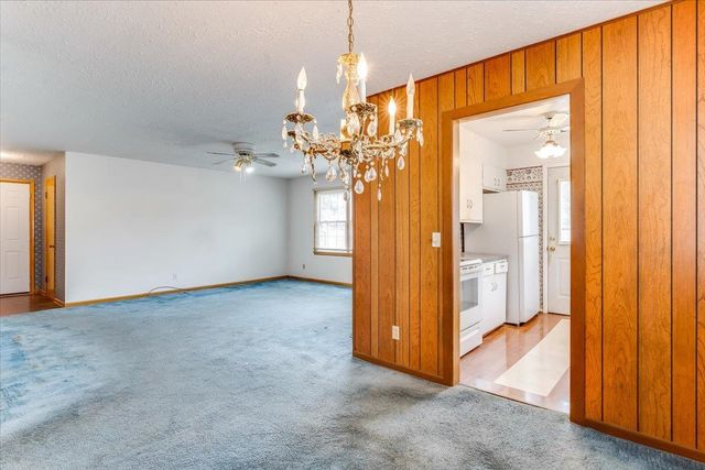 1410 W Dallas St, Wichita, KS 67217