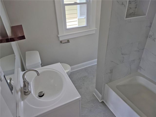 3923 College Avenue, Kansas City, MO 64130