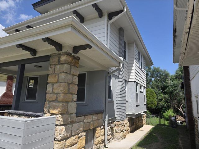 3923 College Avenue, Kansas City, MO 64130