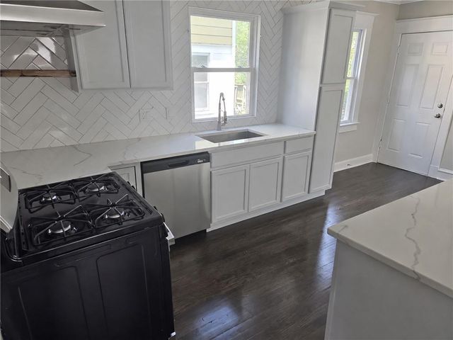 3923 College Avenue, Kansas City, MO 64130