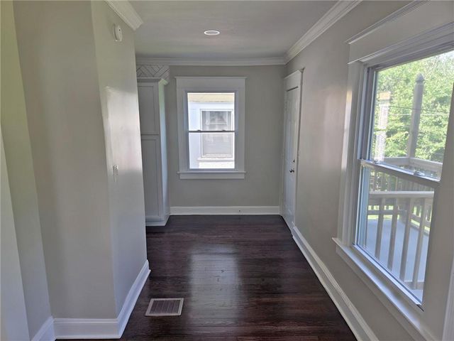 3923 College Avenue, Kansas City, MO 64130
