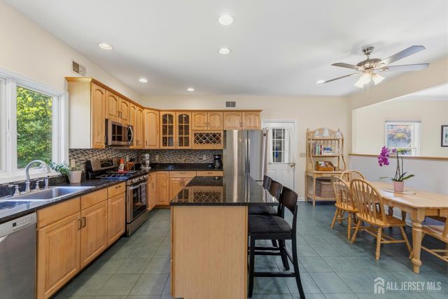 28 Wadsworth Avenue, Metuchen, NJ 08840