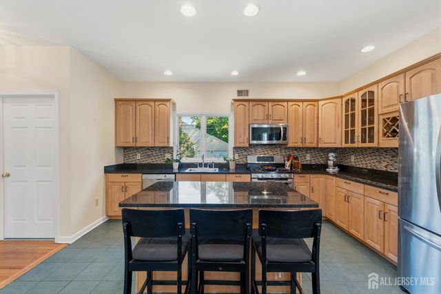 28 Wadsworth Avenue, Metuchen, NJ 08840