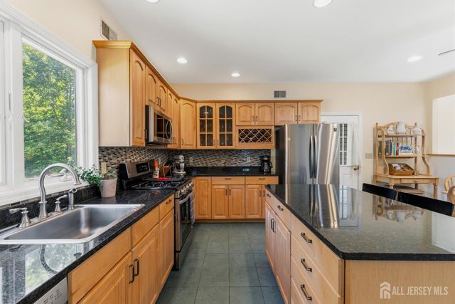 28 Wadsworth Avenue, Metuchen, NJ 08840
